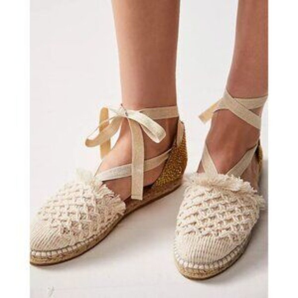 NWOT FREE PEOPLE ~ Vida Espadrille Wrap Sandals / Ivory & Gold ~ 39 ~ sz. 9